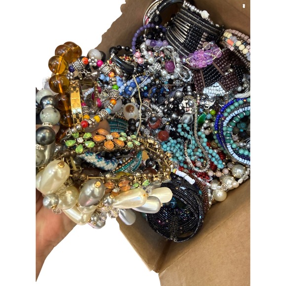 Beaded Jewelry Lot 1lb Mystery Wearable Statement Bracelets Necklaces Turquoise - Picture 5 of 5